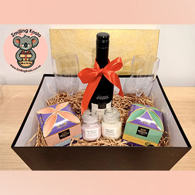 Surprise box with wine 3